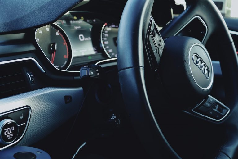 Audi A4 리뷰 및 상세 스펙