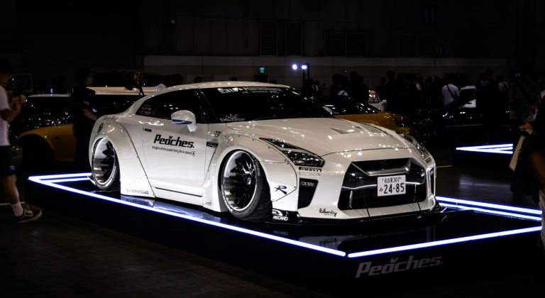 Nissan Liberty 모든 것