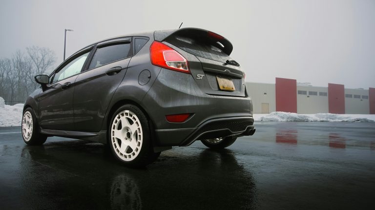 Ford Fiesta ST 리뷰 및 상세 스펙